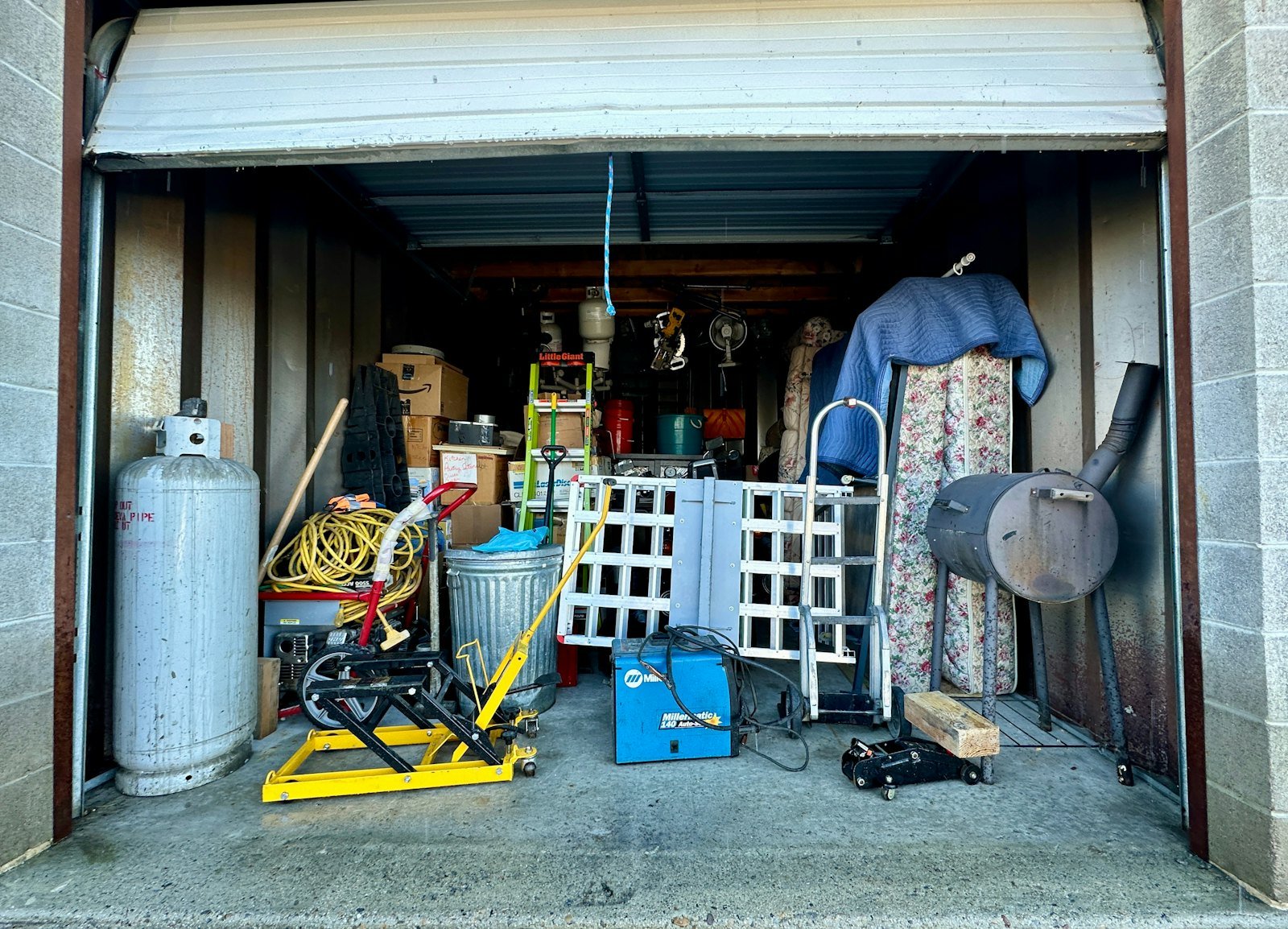 Full storage unit before a cleanout